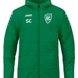 Grüne JAKO Team Jacke mit Kapuze, weißem SCO-Wappen und Initialen als Druckbeispiel.