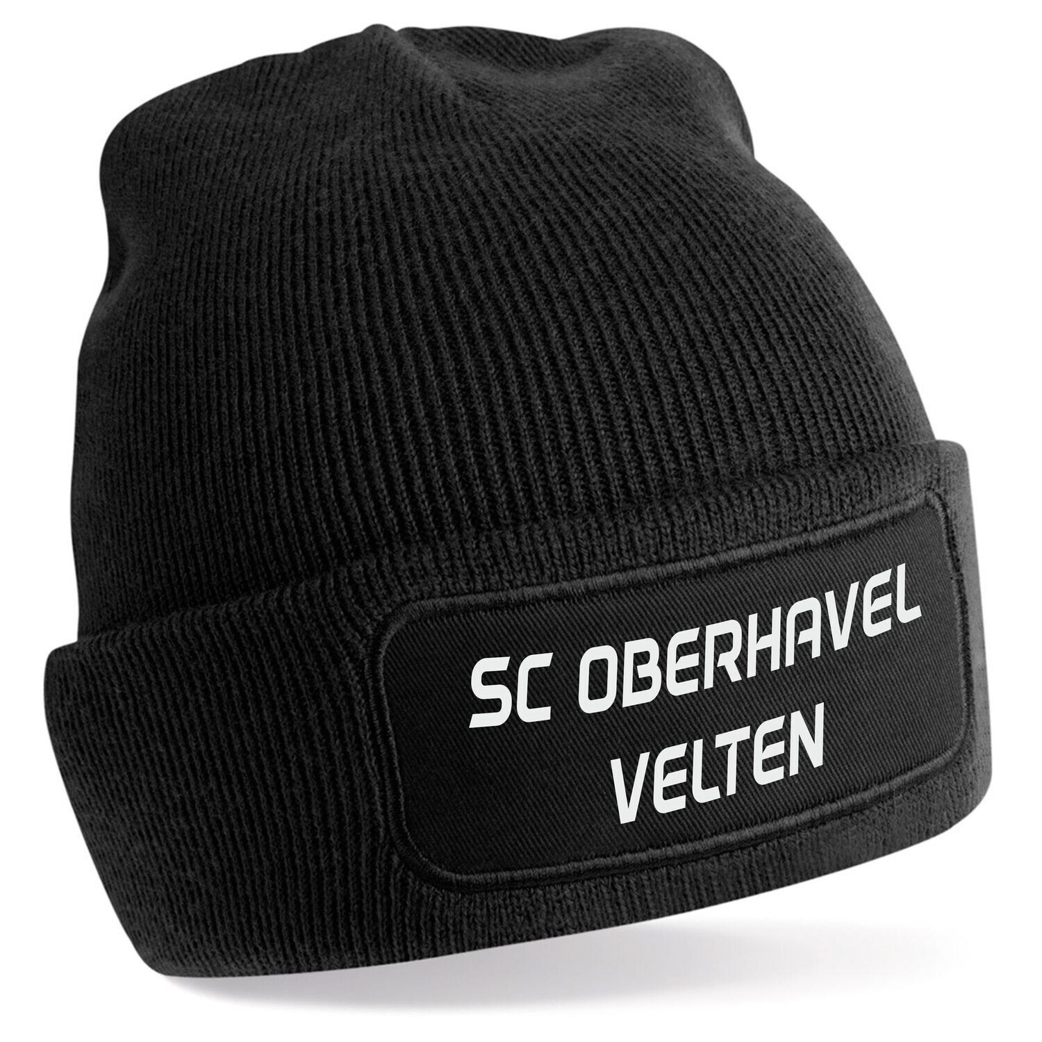 Schwarze Strickmütze mit weißem Schriftzug SC Oberhavel Velten auf dem Umschlag.