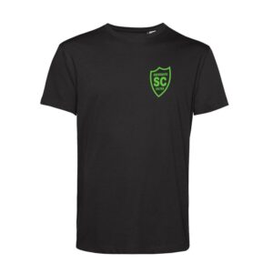 Schwarzes T-Shirt der Motivlinie SCO Nummer mit kleinem grünem SCO-Wappen auf der Brust.