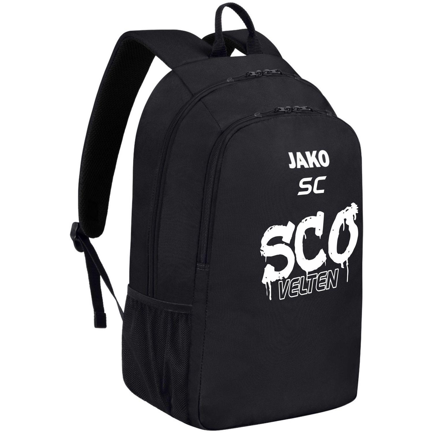 Schwarzer JAKO Rucksack One mit weißem SCO-Graffiti-Druck und Initialen als Veredelungsbeispiel.